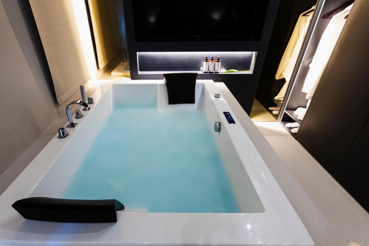 Ostia Holiday Greed Lounge Privee Exteriör bild